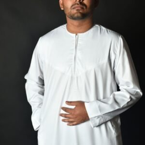 white emirati thobe