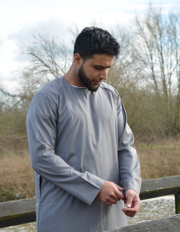 Grey Thobe with Shoulder Zip - Image 2