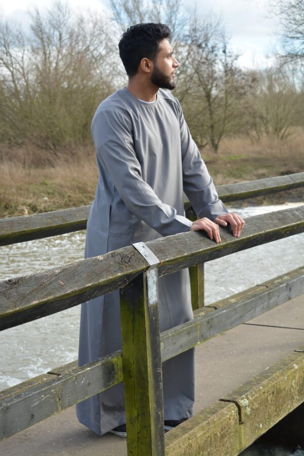 Grey Thobe with Shoulder Zip - Image 4