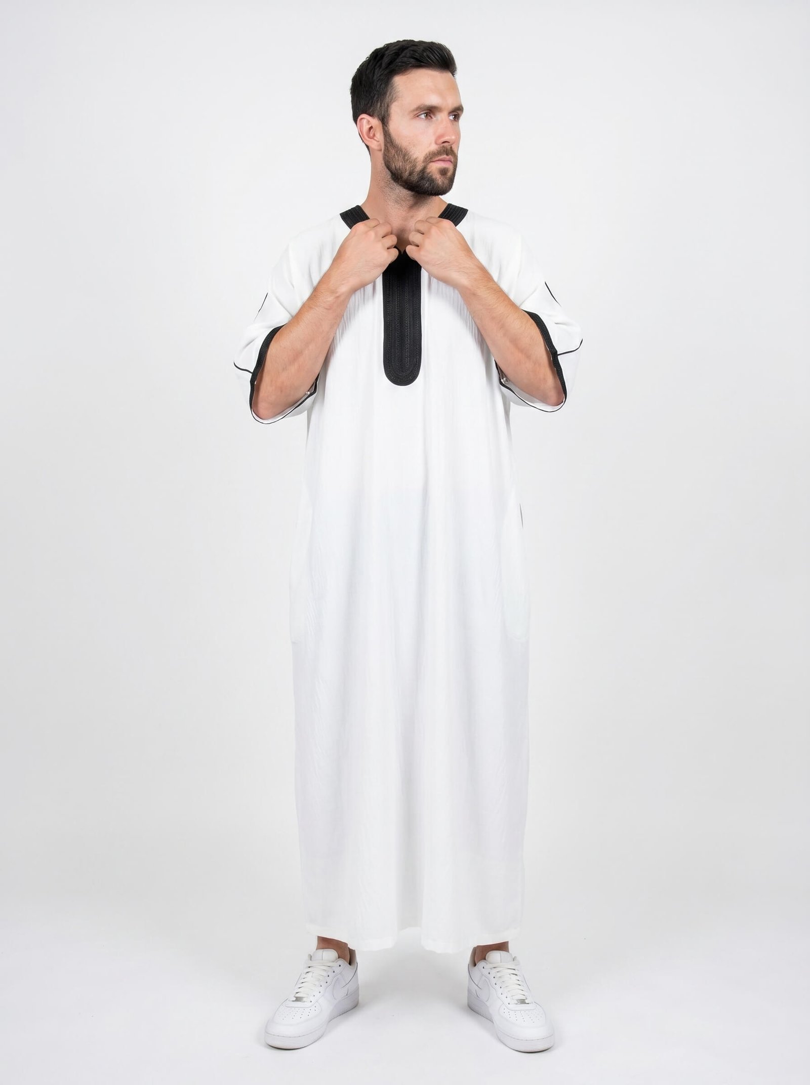 Moroccan-White-and-Black-Thobe-1