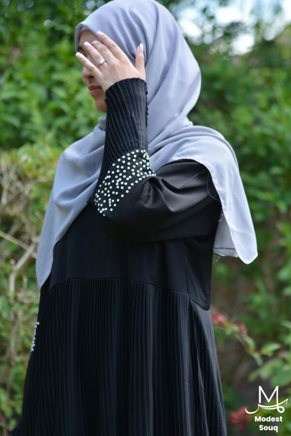 pleated abaya black