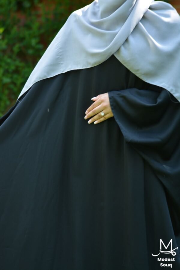 Mariam Batwing Black Abaya - Image 3