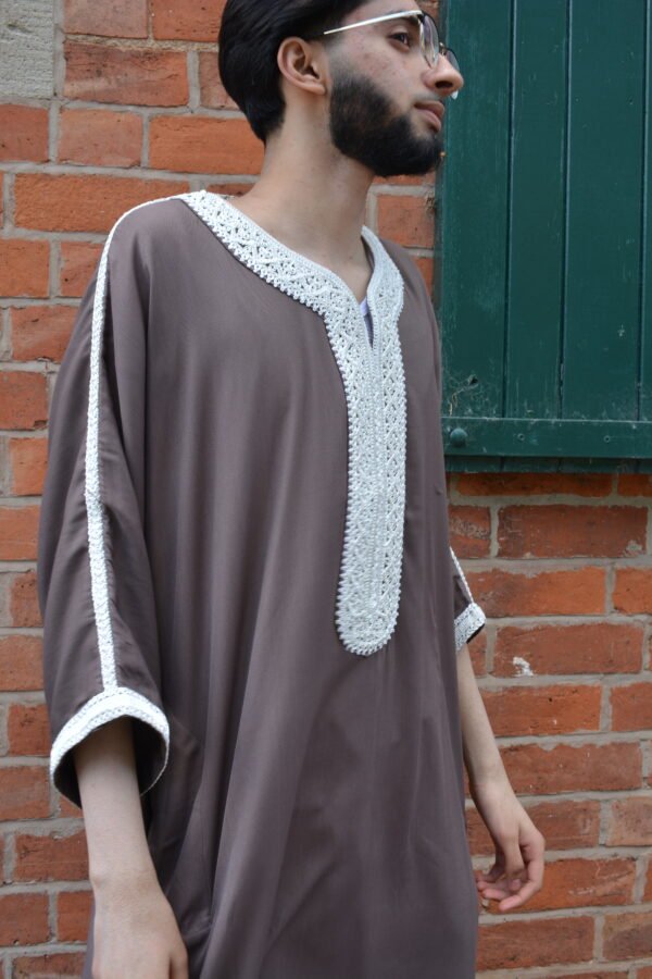 Moroccan Thobe - Purple & White - Image 3